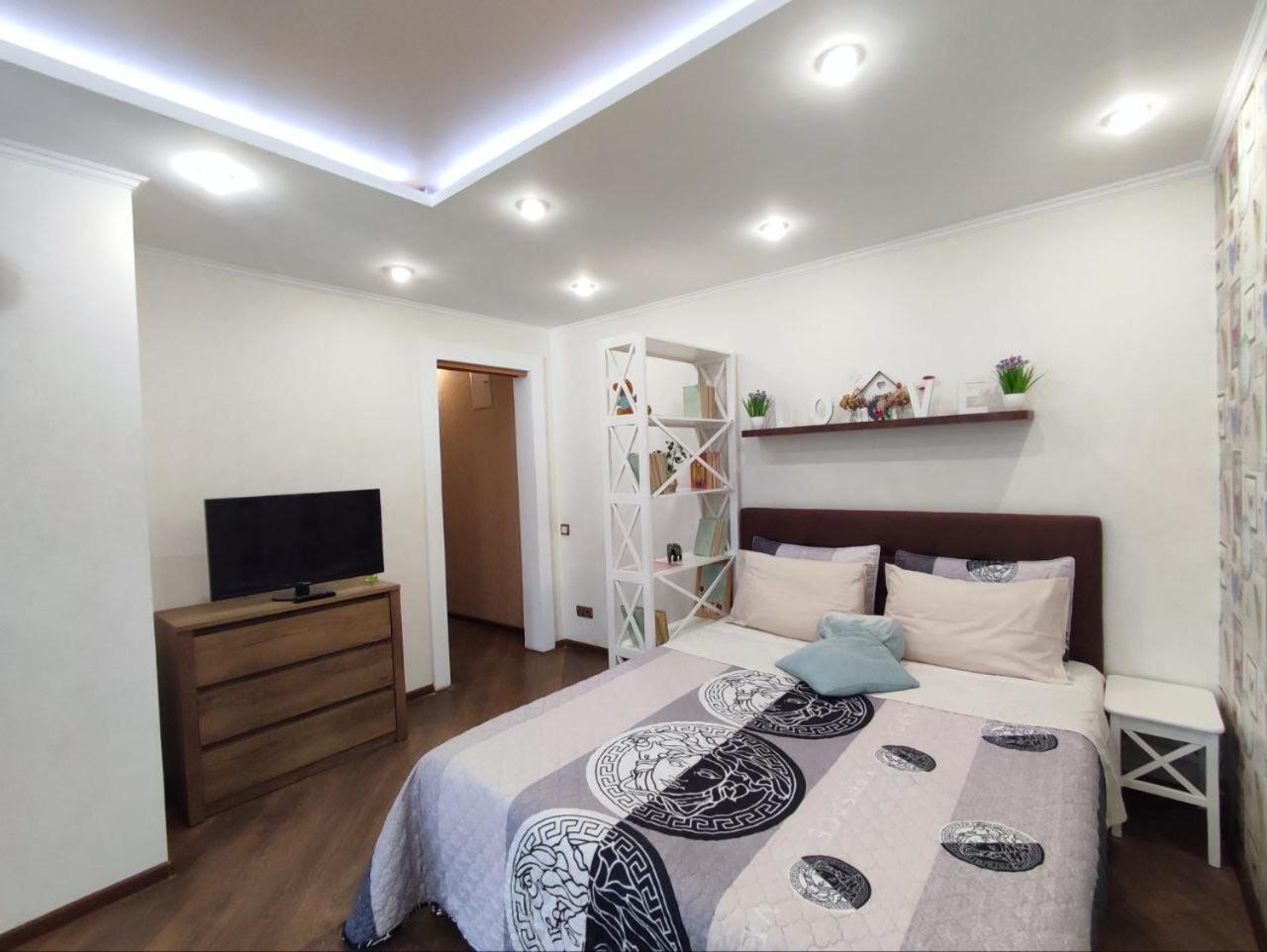 Бирюзовый Стиль Chernihiv Bagian luar foto